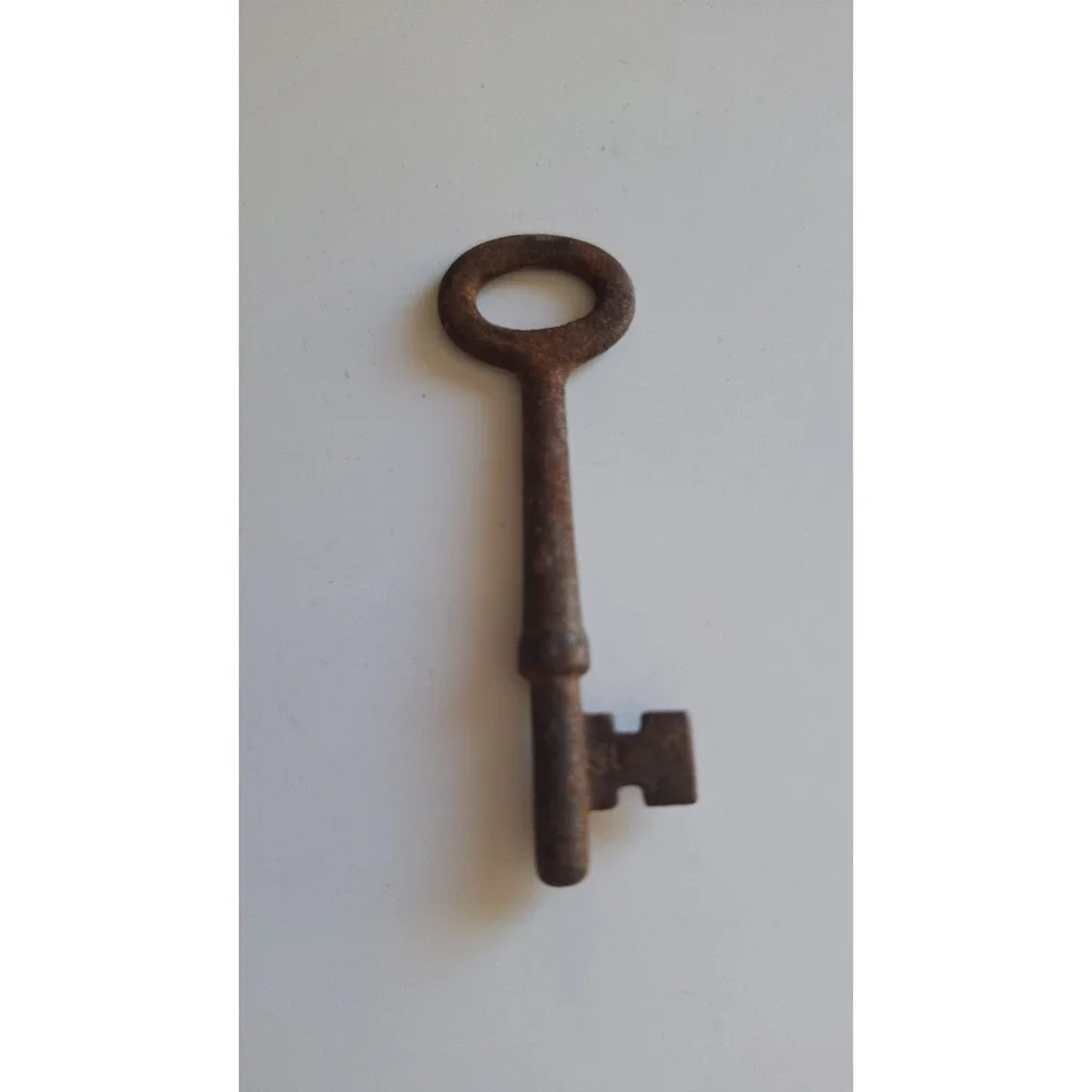 Antique Iron Skeleton Key 2.5